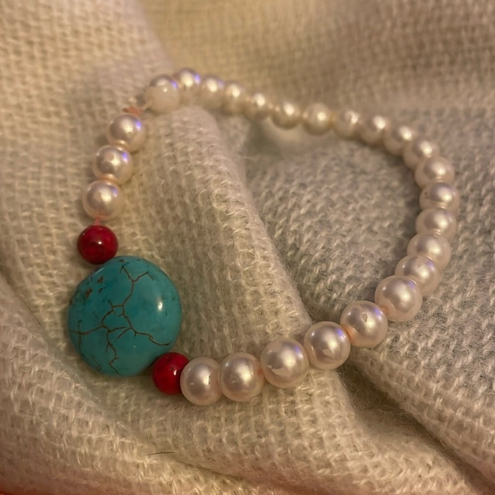Pretty faux pearl and turquoise bracelet